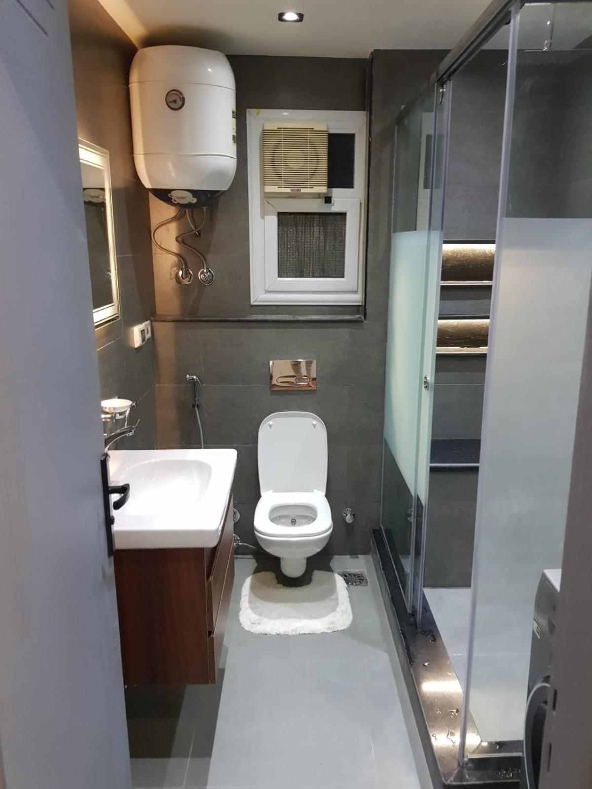 الجيزه شارع كليه الزراعه عماره ١٢